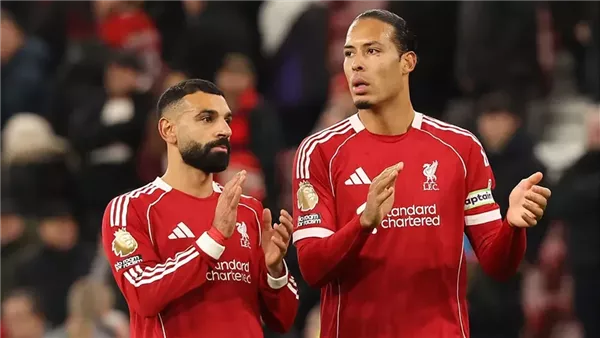 فان دايك مدافع ليفربول: جلوس محمد صلاح على الدكة رسالة لباقي اللاعبين